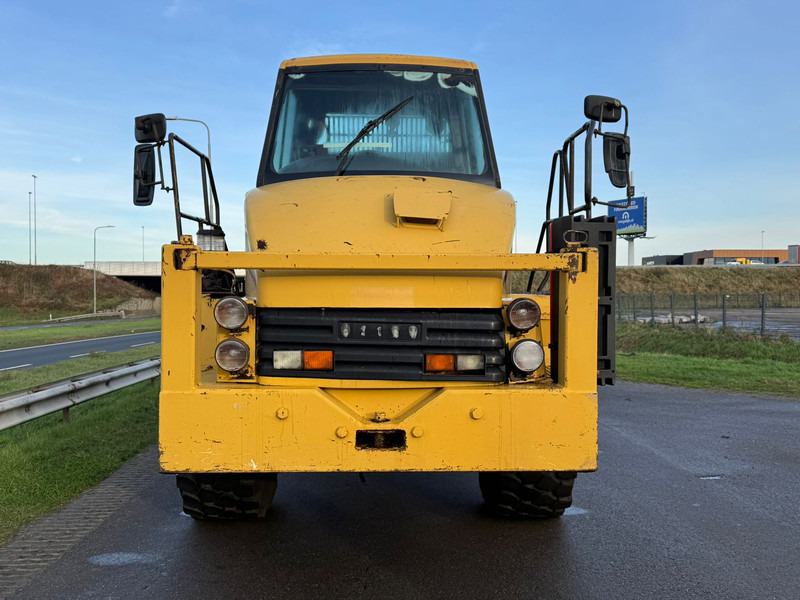 Cisternové vozidlo Caterpillar 725 Fuel truck: obrázek 7