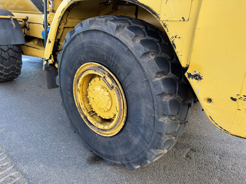 Cisternové vozidlo Caterpillar 725 Fuel truck: obrázek 9