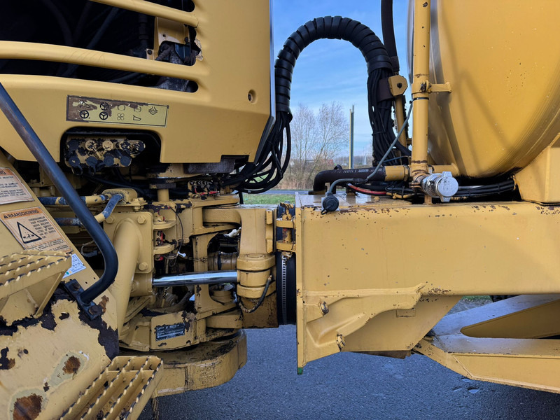 Cisternové vozidlo Caterpillar 725 Fuel truck: obrázek 14