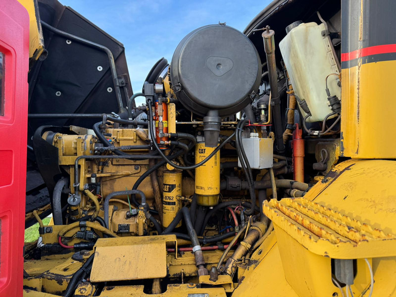 Cisternové vozidlo Caterpillar 725 Fuel truck: obrázek 17