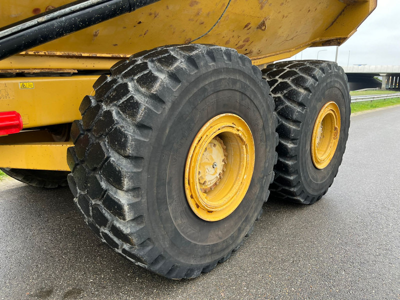 Kloubový sklápěč Caterpillar 740B: obrázek 10