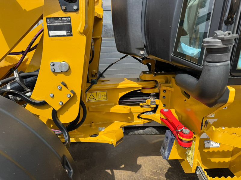 Kolový nakladač Caterpillar 908M: obrázek 10 Kolový nakladač Caterpillar 908M: obrázek 10