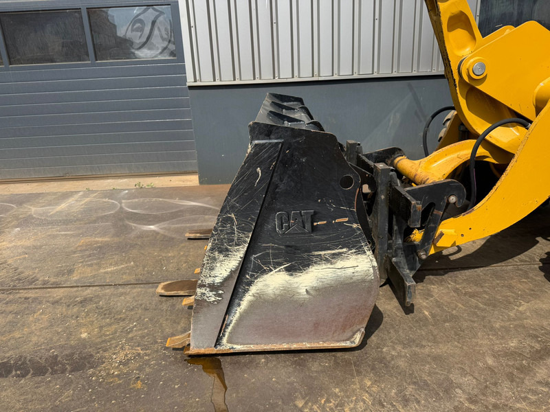 Kolový nakladač Caterpillar 908M: obrázek 12 Kolový nakladač Caterpillar 908M: obrázek 12