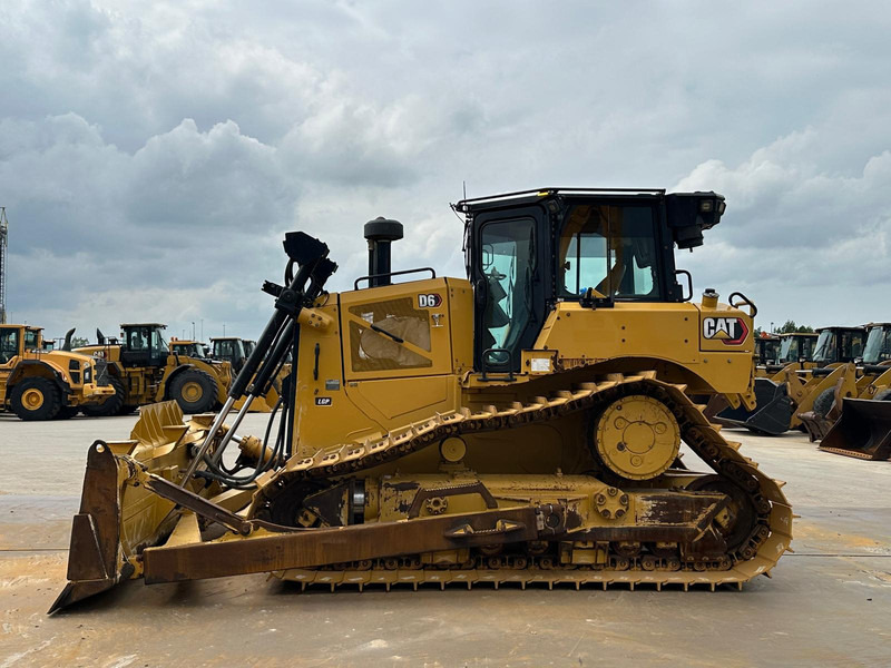 Caterpillar D6 LGP - Buldozer: obrázek 1 Caterpillar D6 LGP - Buldozer: obrázek 1