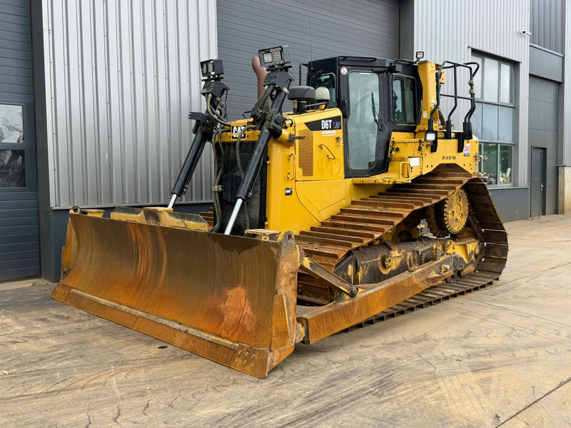 Caterpillar D6T LGP - Buldozer: obrázek 2 Caterpillar D6T LGP - Buldozer: obrázek 2