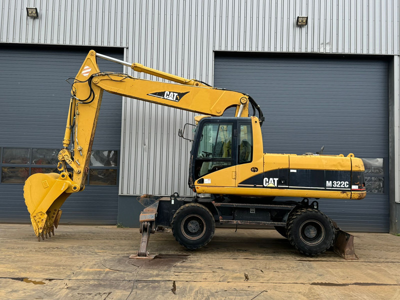 Caterpillar M322C - Hydraulic stabilizers / VA Triple boom / CE-certified, - Kolesové rýpadlo: obrázek 1 Caterpillar M322C - Hydraulic stabilizers / VA Triple boom / CE-certified, - Kolesové rýpadlo: obrázek 1