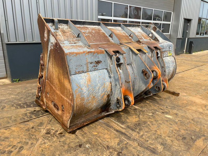 Doosan Bucket DL420-3 4500 l - Lžíce: obrázek 1 Doosan Bucket DL420-3 4500 l - Lžíce: obrázek 1