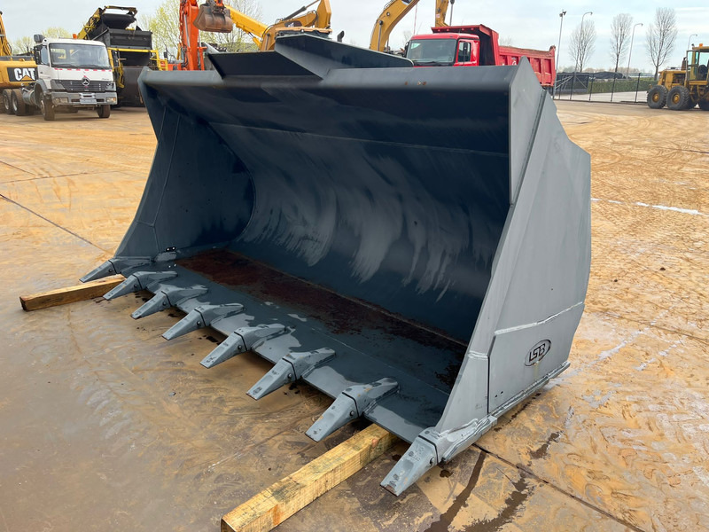 Doosan Bucket DL450-3 4700 l - Lžíce: obrázek 2 Doosan Bucket DL450-3 4700 l - Lžíce: obrázek 2