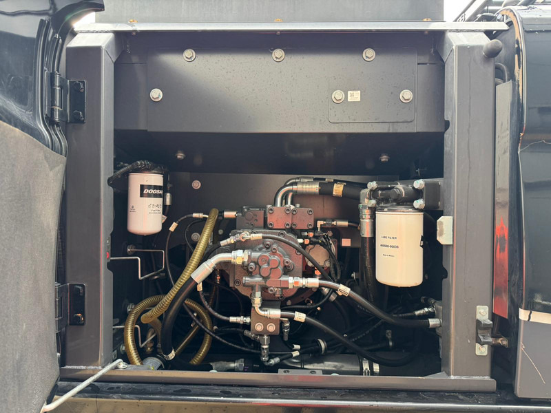 Pásové rýpadlo Doosan DX225LC-5: obrázek 18