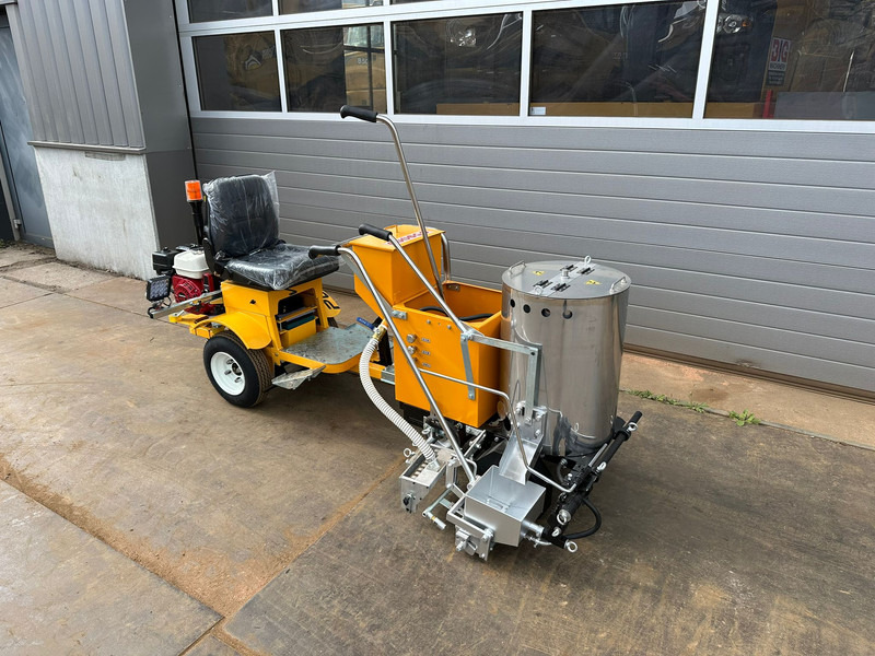 Giga power 860 Road Marking Machine - Technika pro ukládaní asfaltu: obrázek 4 Giga power 860 Road Marking Machine - Technika pro ukládaní asfaltu: obrázek 4