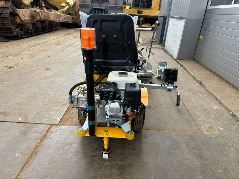Giga power 860 Road Marking Machine - Technika pro ukládaní asfaltu: obrázek 3 Giga power 860 Road Marking Machine - Technika pro ukládaní asfaltu: obrázek 3