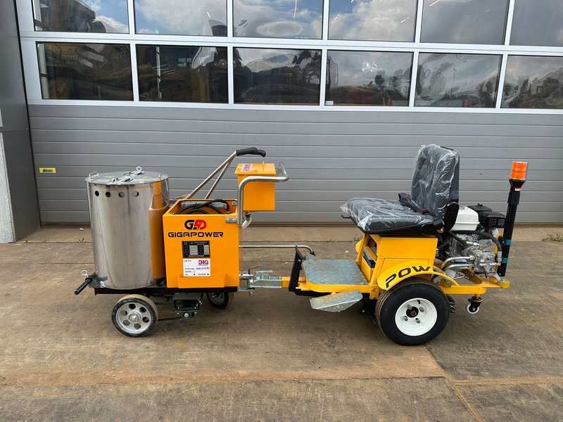 Giga power 860 Road Marking Machine - Technika pro ukládaní asfaltu: obrázek 1 Giga power 860 Road Marking Machine - Technika pro ukládaní asfaltu: obrázek 1