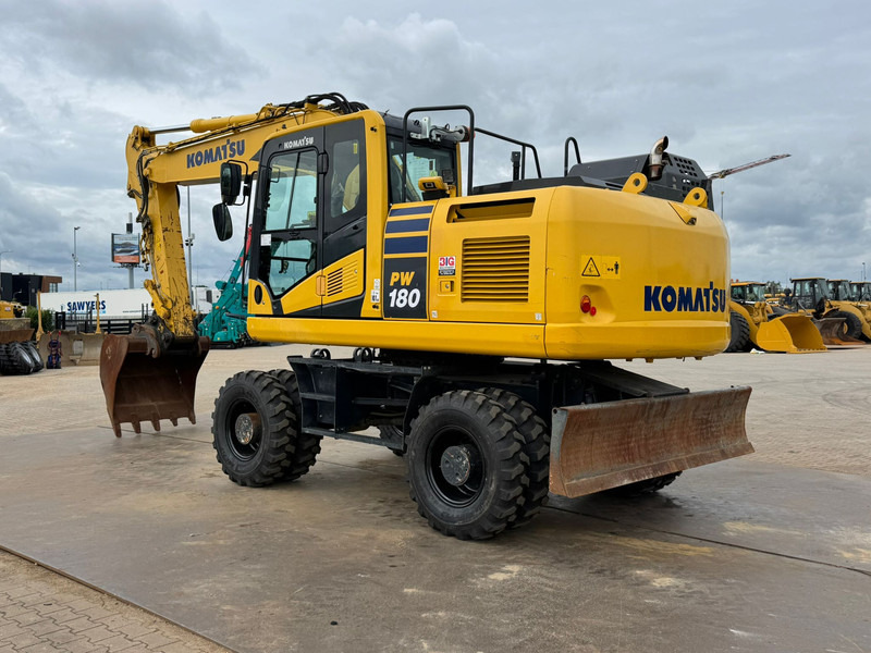 Komatsu PW180-11 - Kolesové rýpadlo: obrázek 3 Komatsu PW180-11 - Kolesové rýpadlo: obrázek 3