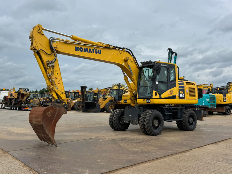 Komatsu PW180-11 - Kolesové rýpadlo: obrázek 2 Komatsu PW180-11 - Kolesové rýpadlo: obrázek 2