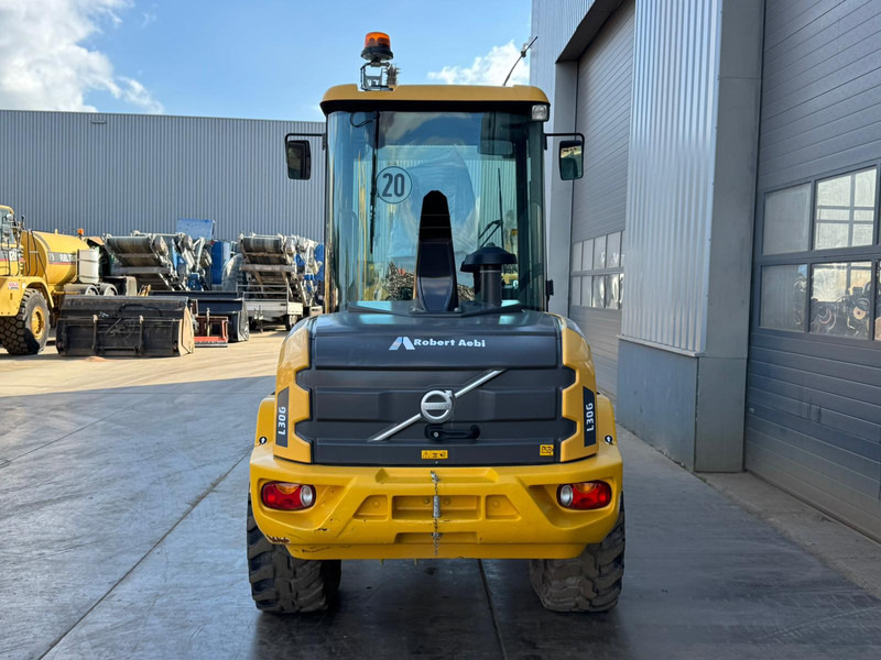 Volvo L30G - Kolový nakladač: obrázek 4 Volvo L30G - Kolový nakladač: obrázek 4