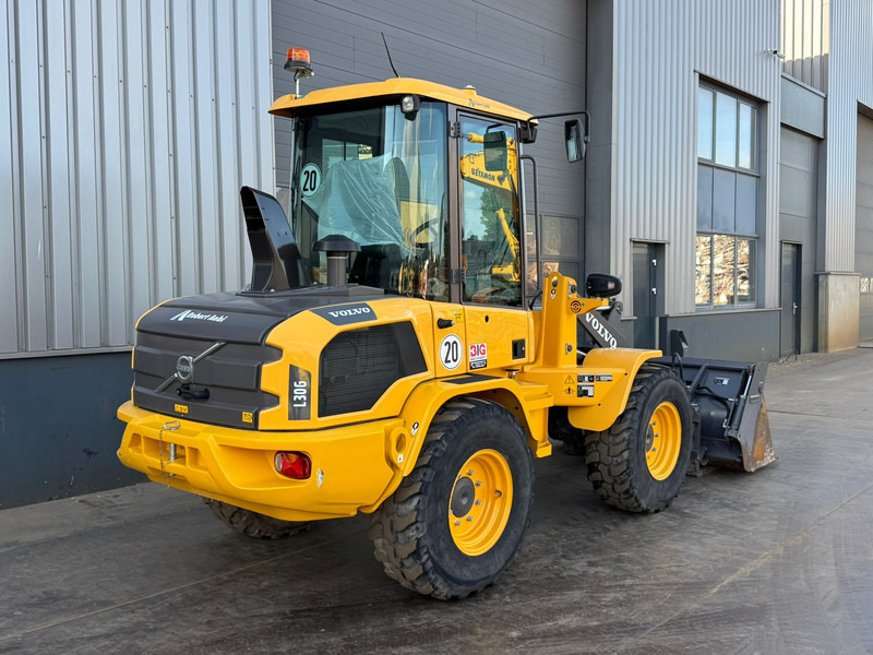 Volvo L30G - Kolový nakladač: obrázek 5 Volvo L30G - Kolový nakladač: obrázek 5