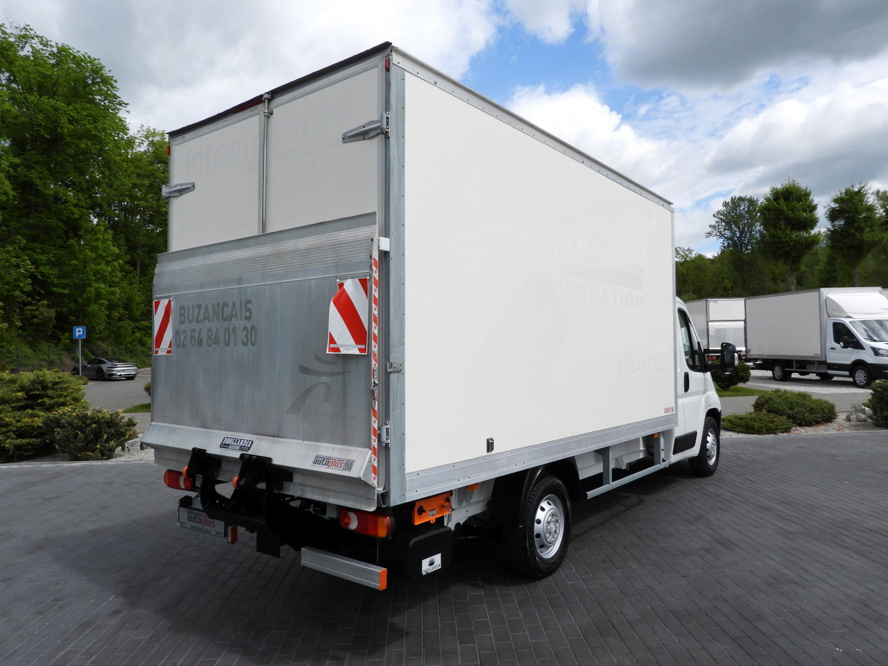 CITROEN JUMPER BOX LIFT 8 PALLETS CRUISE CONTROL NAVIGATION AIR CONDITIONING 165HP - Dodávka skřín: obrázek 3 CITROEN JUMPER BOX LIFT 8 PALLETS CRUISE CONTROL NAVIGATION AIR CONDITIONING 165HP - Dodávka skřín: obrázek 3