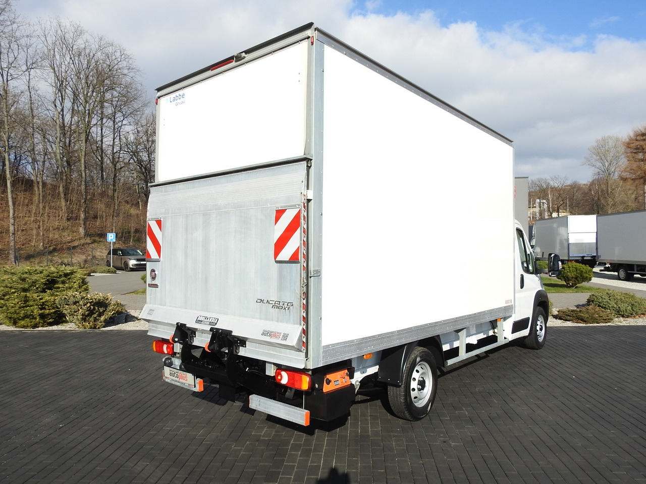 FIAT DUCATO BOX LIFT 8 PALLETS CRUISE CONTROL NAVIGATION LED LIGHTS AIR CONDITIONING 130HP - Dodávka skřín: obrázek 3 FIAT DUCATO BOX LIFT 8 PALLETS CRUISE CONTROL NAVIGATION LED LIGHTS AIR CONDITIONING 130HP - Dodávka skřín: obrázek 3