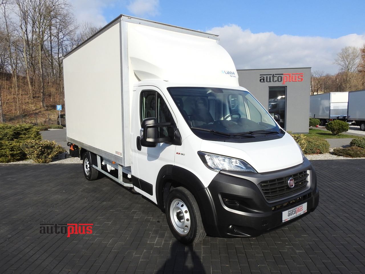 FIAT DUCATO BOX LIFT 8 PALLETS CRUISE CONTROL NAVIGATION LED LIGHTS AIR CONDITIONING 130HP - Dodávka skřín: obrázek 1 FIAT DUCATO BOX LIFT 8 PALLETS CRUISE CONTROL NAVIGATION LED LIGHTS AIR CONDITIONING 130HP - Dodávka skřín: obrázek 1