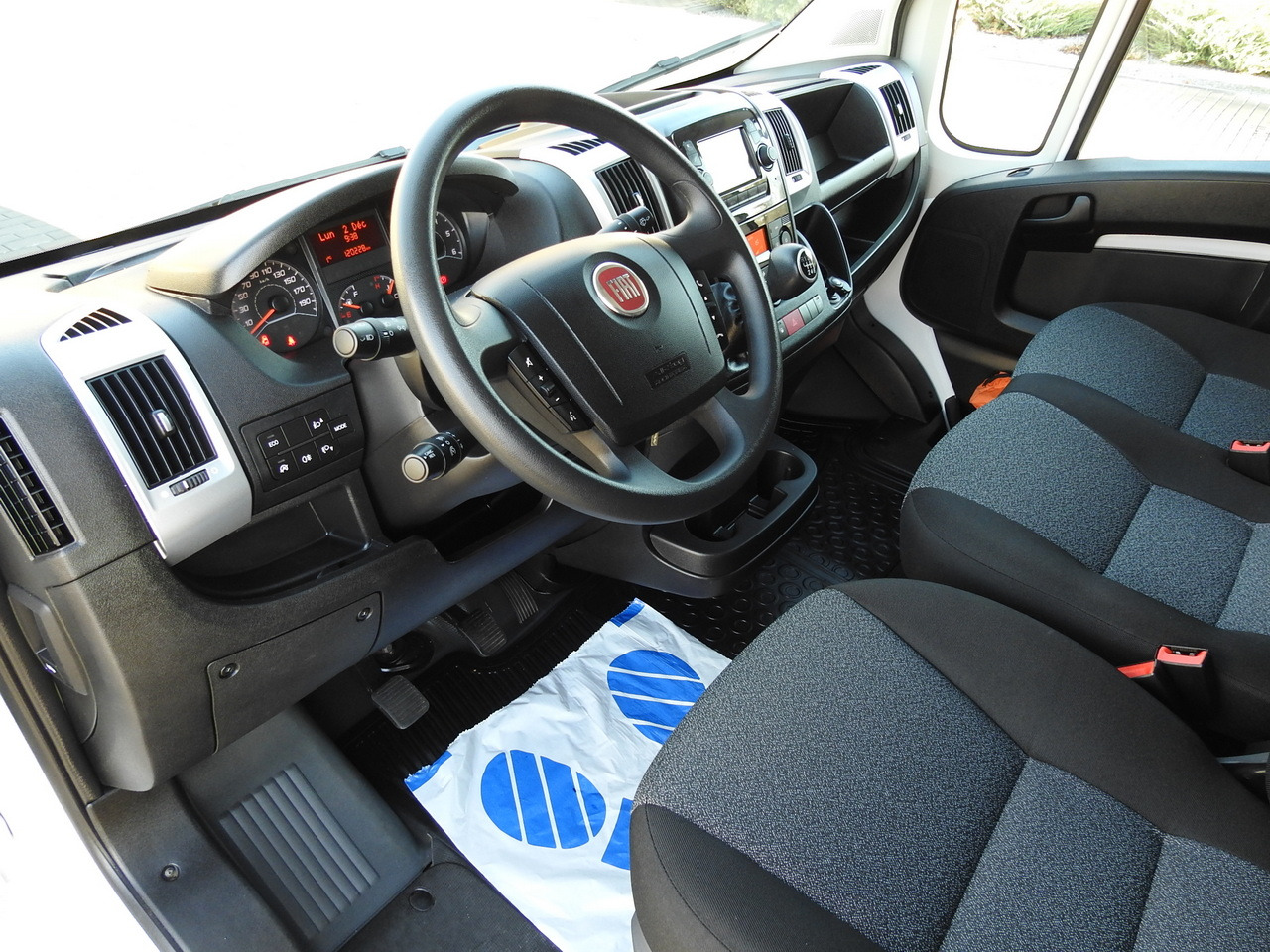 FIAT DUCATO REFRIGERATOR VAN -10*C POWER SUPPLY 230V AIR CONDITIONING  175HP - Chladící dodávka: obrázek 2 FIAT DUCATO REFRIGERATOR VAN -10*C POWER SUPPLY 230V AIR CONDITIONING  175HP - Chladící dodávka: obrázek 2