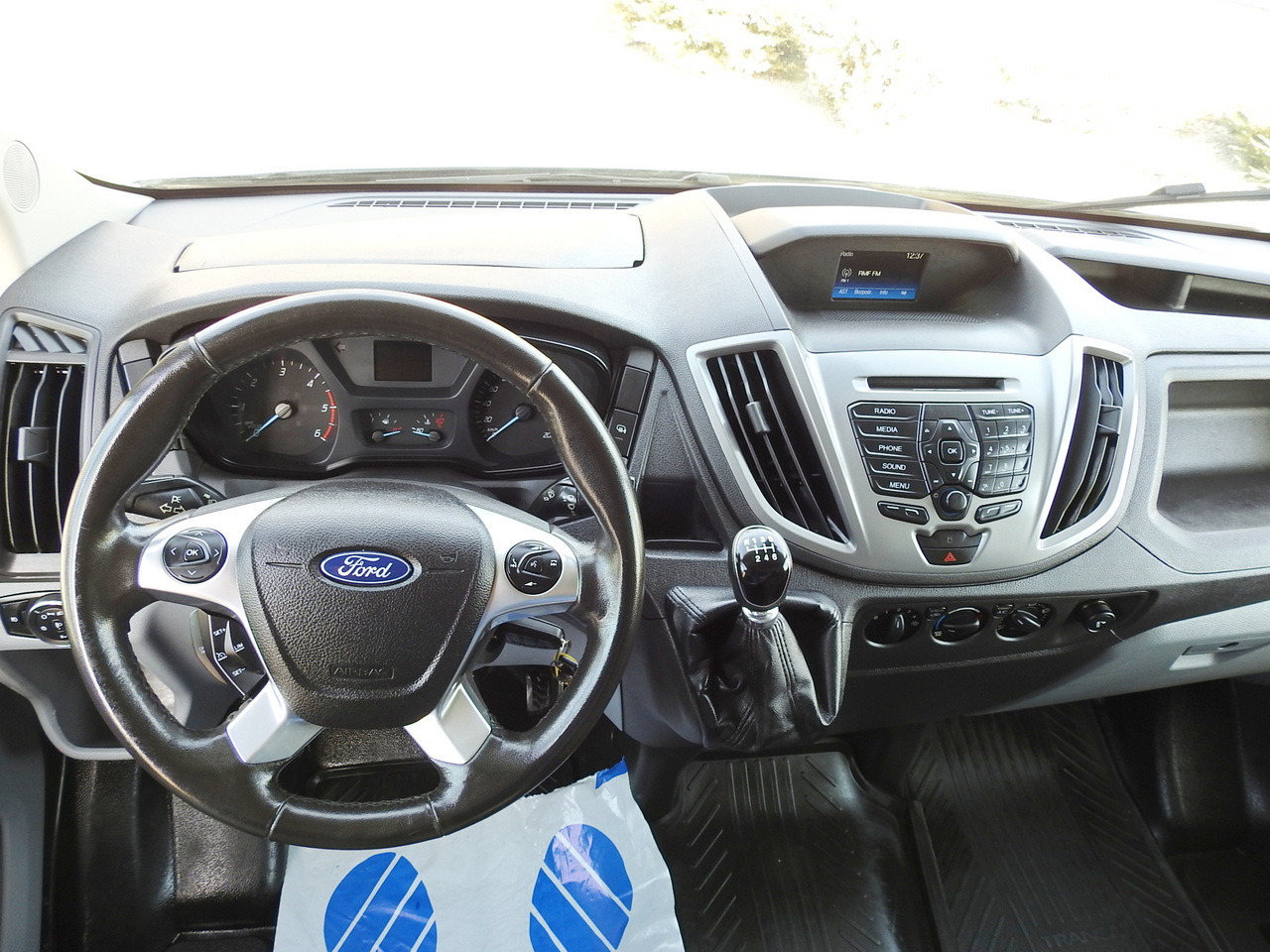 FORD TRANSIT BOX LIFT 8 PALLETS CRUISE CONTROL LED LIGHTS TWIN WHEELS AIR CONDITIONING 170HP leasing FORD TRANSIT BOX LIFT 8 PALLETS CRUISE CONTROL LED LIGHTS TWIN WHEELS AIR CONDITIONING 170HP: obrázek 30 FORD TRANSIT BOX LIFT 8 PALLETS CRUISE CONTROL LED LIGHTS TWIN WHEELS AIR CONDITIONING 170HP leasing FORD TRANSIT BOX LIFT 8 PALLETS CRUISE CONTROL LED LIGHTS TWIN WHEELS AIR CONDITIONING 170HP: obrázek 30