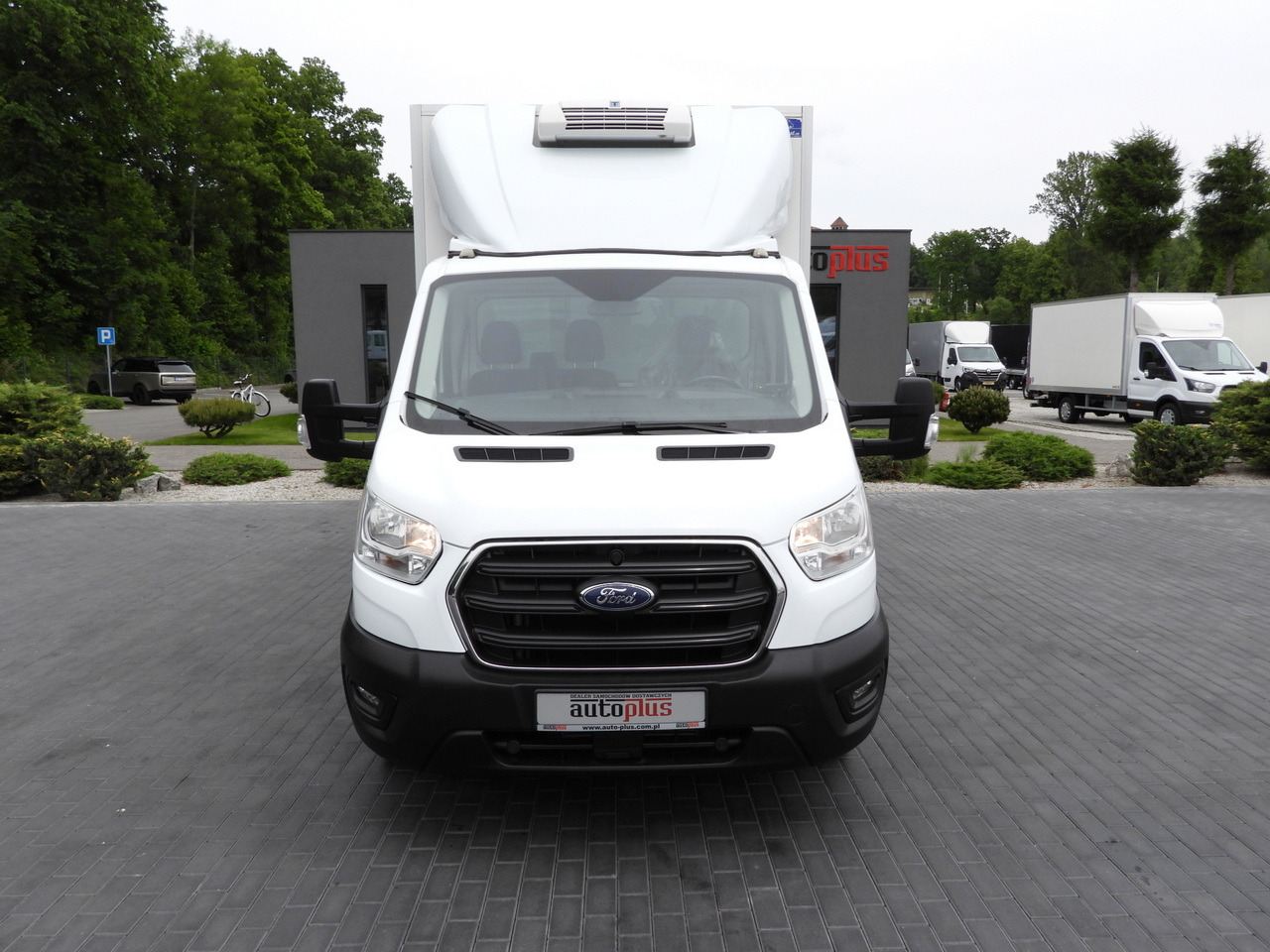 FORD TRANSIT BOX / REFRIGERATOR BOX 5*C / CRUISE CONTROL LED LIGHTS TWIN WHEELS AIR CONDITIONING 130HP - Dodávka skřín: obrázek 5 FORD TRANSIT BOX / REFRIGERATOR BOX 5*C / CRUISE CONTROL LED LIGHTS TWIN WHEELS AIR CONDITIONING 130HP - Dodávka skřín: obrázek 5