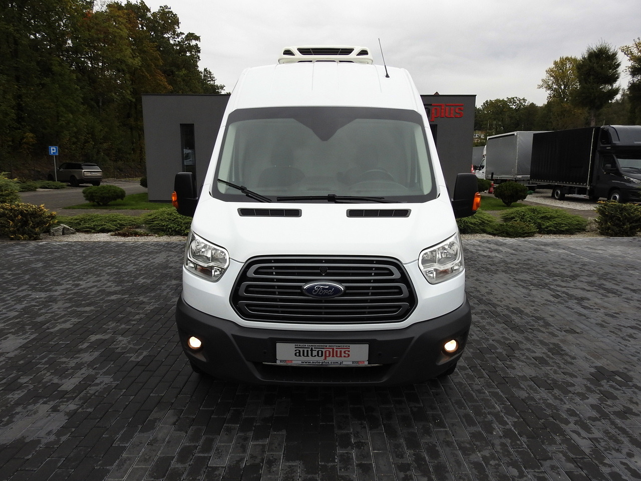 FORD TRANSIT REFRIGERATOR VAN 0*C HEATING FUNCTION POWER SUPPLY 230V CRUISE CONTROL NAVIGATION AIR CONDITIONING LED LIGHTS 130HP - Chladící dodávka: obrázek 5 FORD TRANSIT REFRIGERATOR VAN 0*C HEATING FUNCTION POWER SUPPLY 230V CRUISE CONTROL NAVIGATION AIR CONDITIONING LED LIGHTS 130HP - Chladící dodávka: obrázek 5