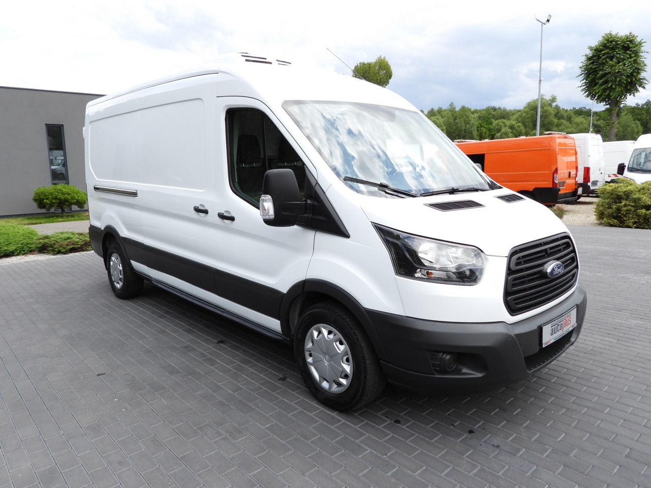FORD TRANSIT REFRIGERATOR VAN 5*C AIR CONDITIONING 105HP - Chladící dodávka: obrázek 4 FORD TRANSIT REFRIGERATOR VAN 5*C AIR CONDITIONING 105HP - Chladící dodávka: obrázek 4