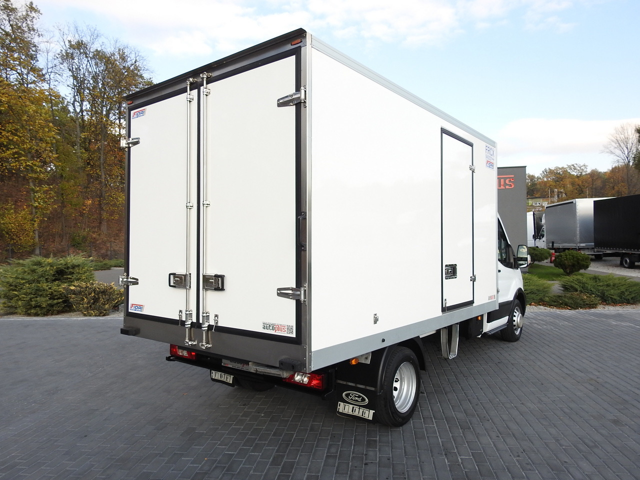 FORD TRANSIT REGRIGERATOR BOX -10*C POWER SUPPLY 230V CRUISE CONTROL AIR CONDITIONING LED LIGHTS PNEUMATICS TWIN WHEELS 130HP - Chladící dodávka: obrázek 3 FORD TRANSIT REGRIGERATOR BOX -10*C POWER SUPPLY 230V CRUISE CONTROL AIR CONDITIONING LED LIGHTS PNEUMATICS TWIN WHEELS 130HP - Chladící dodávka: obrázek 3