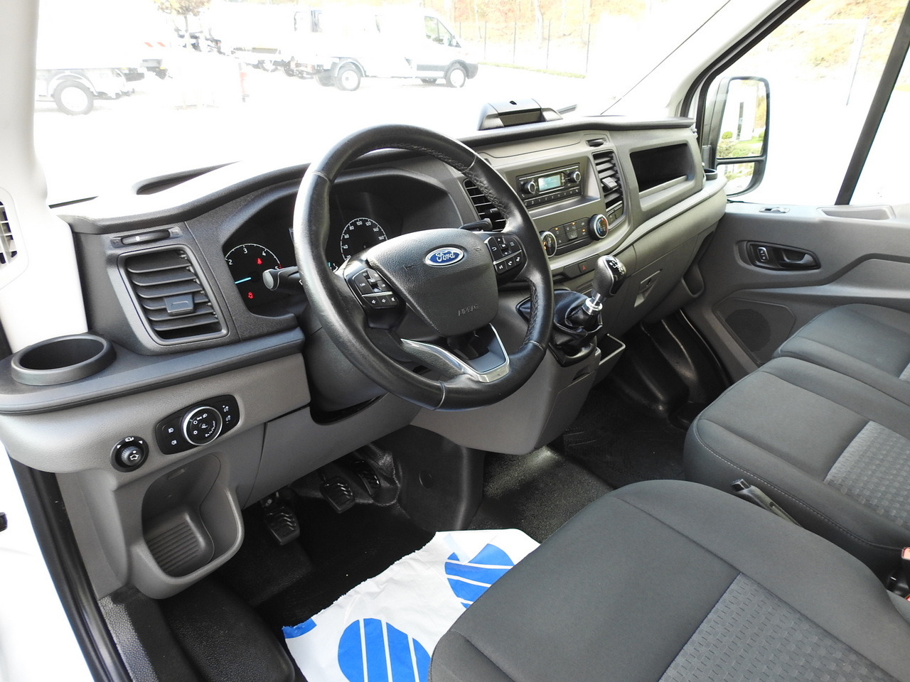 FORD TRANSIT REGRIGERATOR BOX -10*C POWER SUPPLY 230V CRUISE CONTROL AIR CONDITIONING LED LIGHTS PNEUMATICS TWIN WHEELS 130HP - Chladící dodávka: obrázek 2 FORD TRANSIT REGRIGERATOR BOX -10*C POWER SUPPLY 230V CRUISE CONTROL AIR CONDITIONING LED LIGHTS PNEUMATICS TWIN WHEELS 130HP - Chladící dodávka: obrázek 2