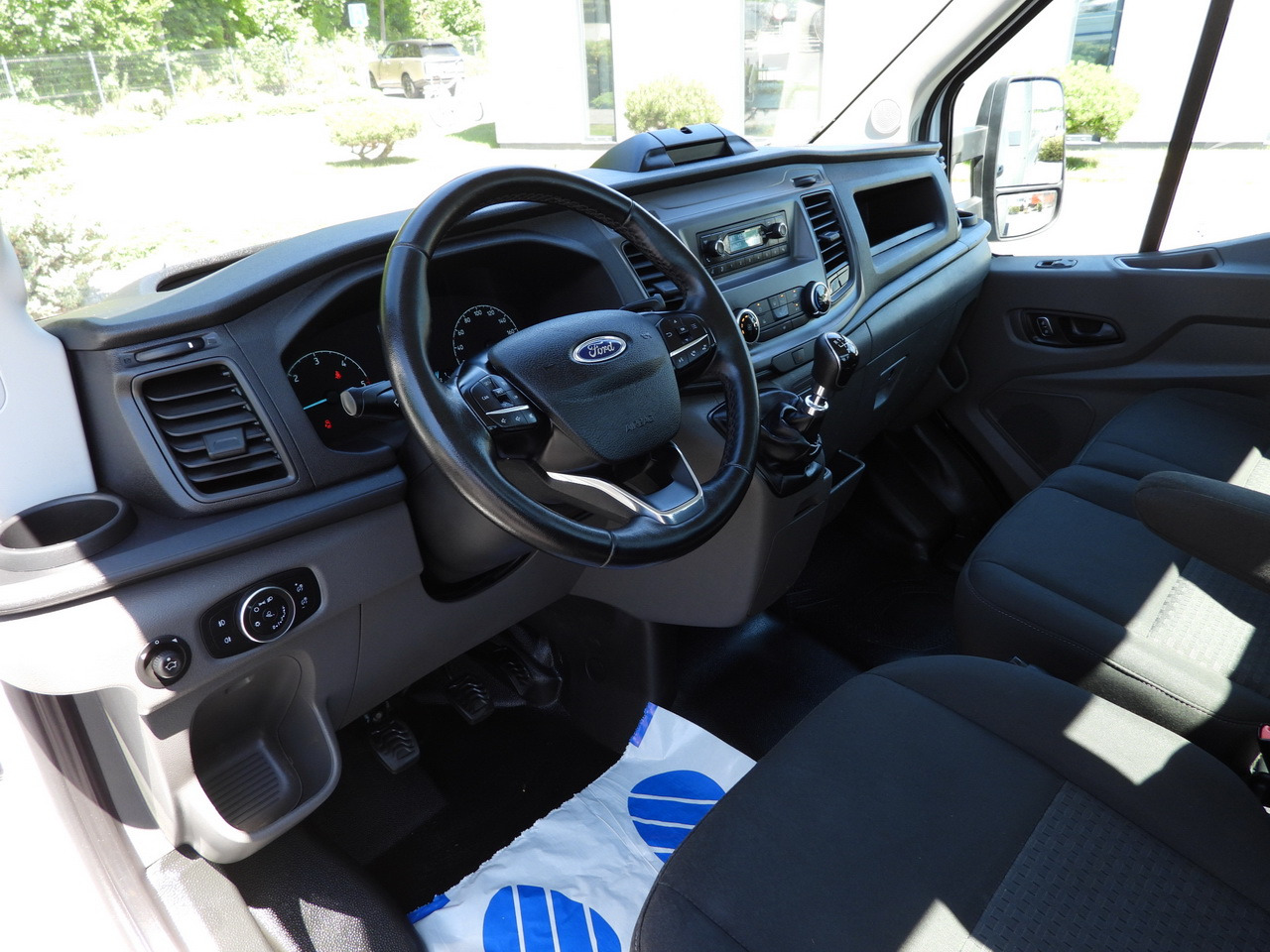 FORD TRANSIT STAKE BODY 10 PALLETS CRUISE CONTROL LED LIGHTS PNEUMATICS AIR CONDITIONING 160HP - Dodávka valník: obrázek 2 FORD TRANSIT STAKE BODY 10 PALLETS CRUISE CONTROL LED LIGHTS PNEUMATICS AIR CONDITIONING 160HP - Dodávka valník: obrázek 2