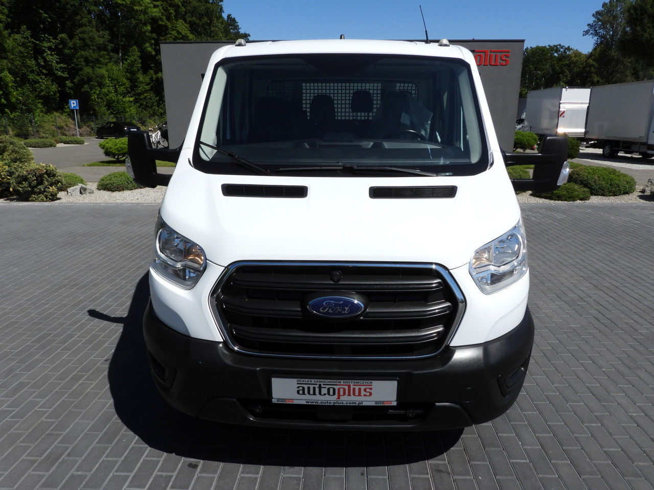 FORD TRANSIT STAKE BODY DOUBLE CABIN DOKA 7 SEATS TWIN WHEELS AIR CONDITIONING 130HP - Dodávka valník: obrázek 5 FORD TRANSIT STAKE BODY DOUBLE CABIN DOKA 7 SEATS TWIN WHEELS AIR CONDITIONING 130HP - Dodávka valník: obrázek 5