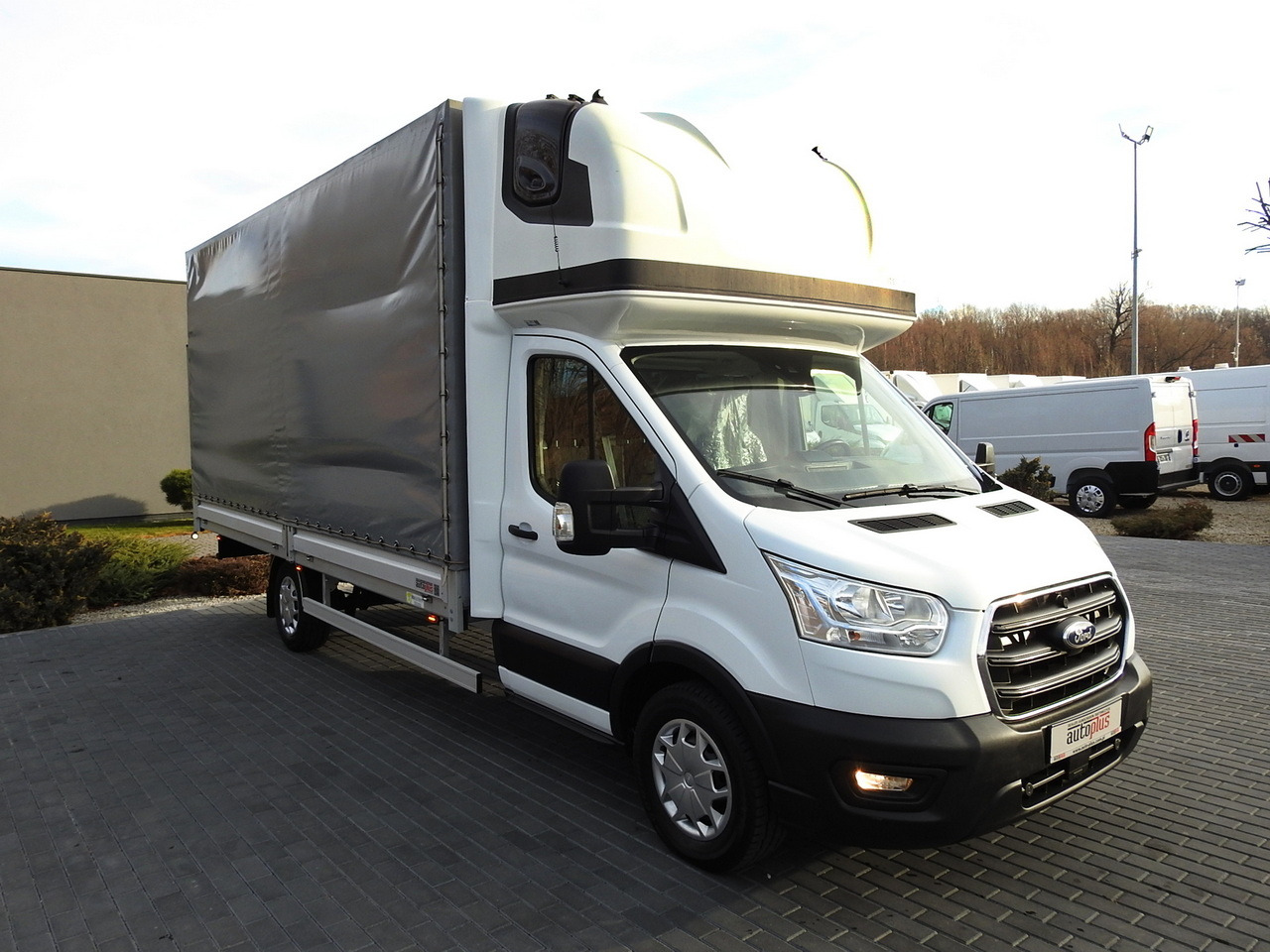 FORD TRANSIT TARPAULIN 10 PALLETS WEBASTO CRUISE CONTROL AIR CONDITIONING LED LIGHTS 160HP - Plachtová dodávka: obrázek 4 FORD TRANSIT TARPAULIN 10 PALLETS WEBASTO CRUISE CONTROL AIR CONDITIONING LED LIGHTS 160HP - Plachtová dodávka: obrázek 4