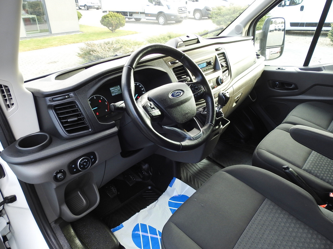 FORD TRANSIT TARPAULIN 10 PALLETS WEBASTO CRUISE CONTROL AIR CONDITIONING LED LIGHTS 160HP - Plachtová dodávka: obrázek 2 FORD TRANSIT TARPAULIN 10 PALLETS WEBASTO CRUISE CONTROL AIR CONDITIONING LED LIGHTS 160HP - Plachtová dodávka: obrázek 2