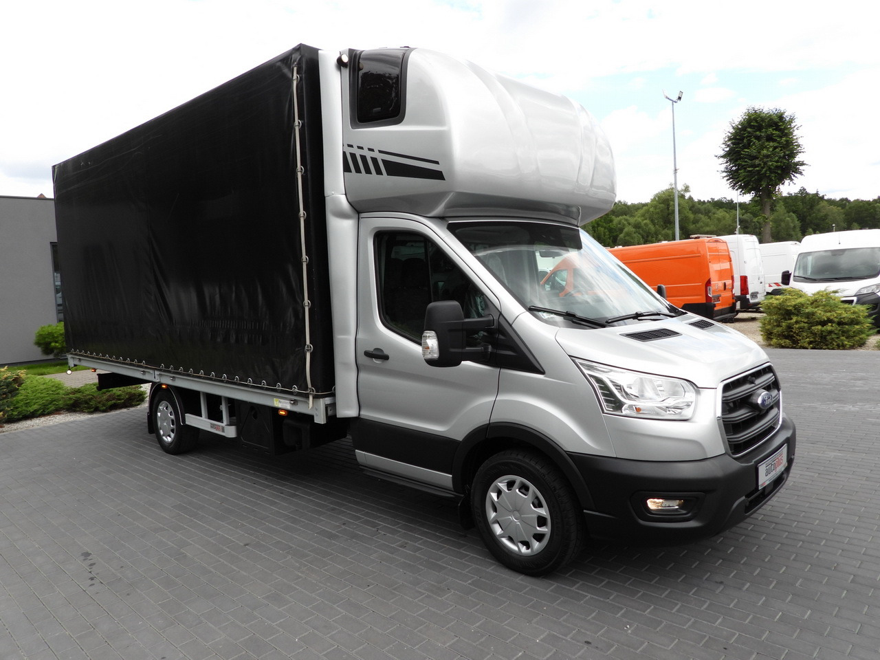 FORD TRANSIT TARPAULIN 10 PALLETS WEBASTO CRUISE CONTROL LED LIGHTS PNEUMATICS AIR CONDITIONING 160HP - Plachtová dodávka: obrázek 4 FORD TRANSIT TARPAULIN 10 PALLETS WEBASTO CRUISE CONTROL LED LIGHTS PNEUMATICS AIR CONDITIONING 160HP - Plachtová dodávka: obrázek 4
