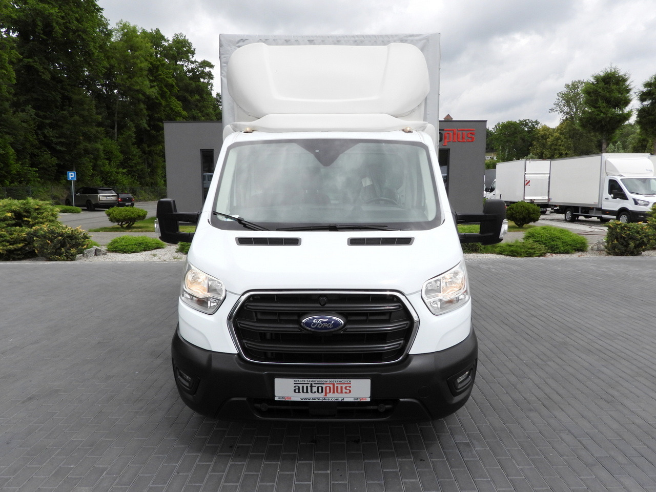 FORD TRANSIT TARPAULIN 8 PALLETS CRUISE CONTROL LED LIGHTS TWIN WHEELS AIR CONDITIONING 130HP - Plachtová dodávka: obrázek 5 FORD TRANSIT TARPAULIN 8 PALLETS CRUISE CONTROL LED LIGHTS TWIN WHEELS AIR CONDITIONING 130HP - Plachtová dodávka: obrázek 5