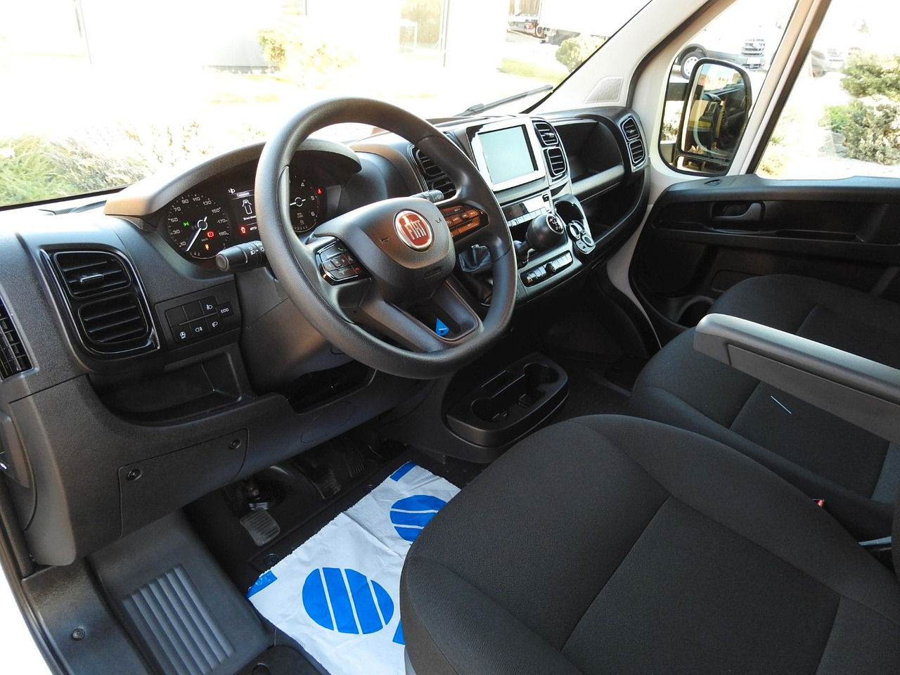 Fiat DUCATO KOFFER AUFZUG 8 PALETTEN TEMPOMAT - Dodávka skřín: obrázek 2 Fiat DUCATO KOFFER AUFZUG 8 PALETTEN TEMPOMAT - Dodávka skřín: obrázek 2
