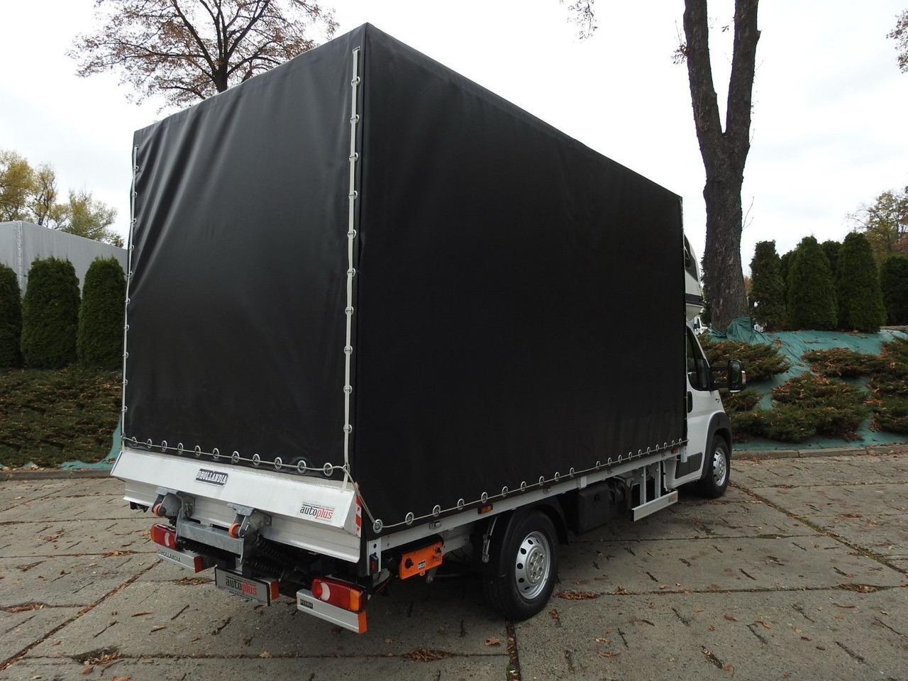Fiat DUCATO PRITSCHE PLANE AUFZUG 8 PALETTEN WEBASTO - Plachtová dodávka: obrázek 3 Fiat DUCATO PRITSCHE PLANE AUFZUG 8 PALETTEN WEBASTO - Plachtová dodávka: obrázek 3