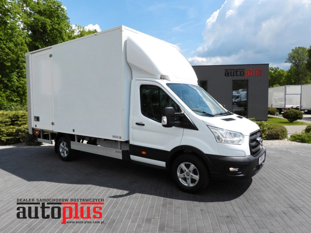 Ford TRANSIT KOFFER AUFZUG 8 PALETTEN TEMPOMAT - Dodávka skřín: obrázek 1 Ford TRANSIT KOFFER AUFZUG 8 PALETTEN TEMPOMAT - Dodávka skřín: obrázek 1