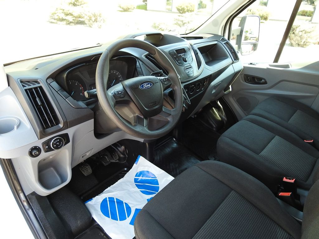 Ford TRANSIT PRITSCHE DOPPELKABINE DOKA 7 SITZE - Dodávka valník, Dodávka s dvojitou kabinou: obrázek 2 Ford TRANSIT PRITSCHE DOPPELKABINE DOKA 7 SITZE - Dodávka valník, Dodávka s dvojitou kabinou: obrázek 2