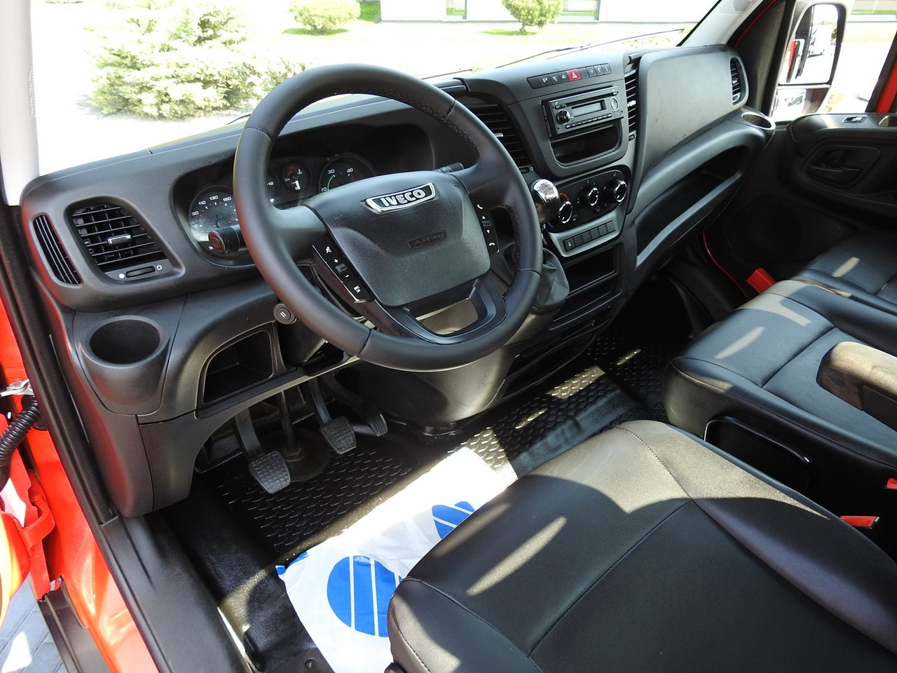 IVECO DAILY 35C13 TIPPER CRUISE CONTROL AIR CONDITIONING TWIN WHEELS 130HP - Dodávka sklápěč: obrázek 2 IVECO DAILY 35C13 TIPPER CRUISE CONTROL AIR CONDITIONING TWIN WHEELS 130HP - Dodávka sklápěč: obrázek 2