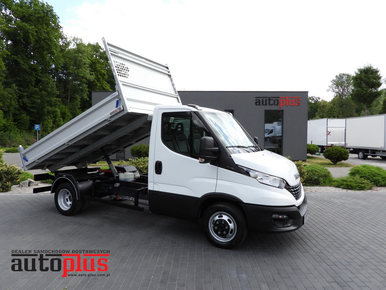 IVECO DAILY 35C14 CRUISE CONTROL TWIN WHEELS AIR CONDITIONING 140HP - Dodávka sklápěč: obrázek 1 IVECO DAILY 35C14 CRUISE CONTROL TWIN WHEELS AIR CONDITIONING 140HP - Dodávka sklápěč: obrázek 1