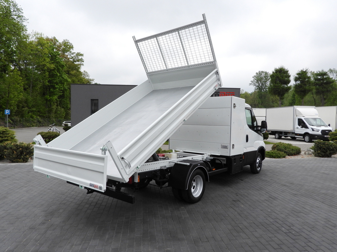 IVECO DAILY 35C14 TIPPER CRUISE CONTROL TWIN WHEELS 140HP - Dodávka sklápěč: obrázek 3 IVECO DAILY 35C14 TIPPER CRUISE CONTROL TWIN WHEELS 140HP - Dodávka sklápěč: obrázek 3