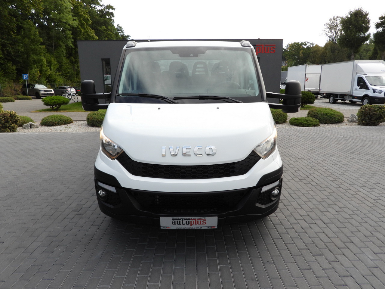 IVECO DAILY 35C17 STAKE BODY DOUBLE CABIN DOKA 7 SEATS CRUISE CONTROL TWIN WHEELS AIR CONDITIONING 170HP - Dodávka valník: obrázek 5 IVECO DAILY 35C17 STAKE BODY DOUBLE CABIN DOKA 7 SEATS CRUISE CONTROL TWIN WHEELS AIR CONDITIONING 170HP - Dodávka valník: obrázek 5