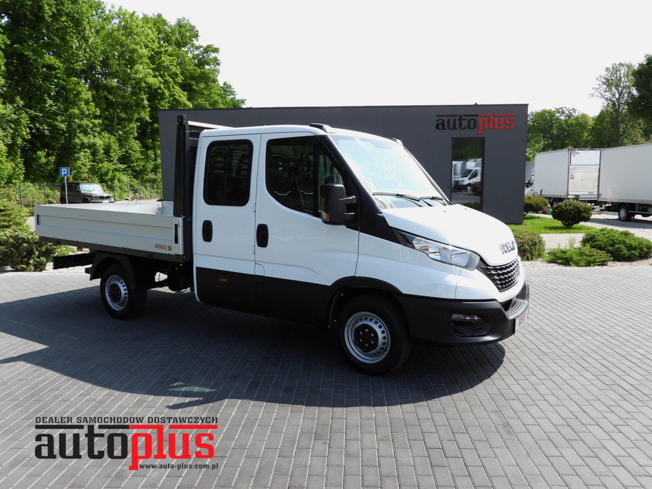 IVECO DAILY 35S12 STAKE BODY DOUBLE CABIN DOKA 7 SEATS AIR CONDITIONING 120HP - Dodávka valník: obrázek 1 IVECO DAILY 35S12 STAKE BODY DOUBLE CABIN DOKA 7 SEATS AIR CONDITIONING 120HP - Dodávka valník: obrázek 1