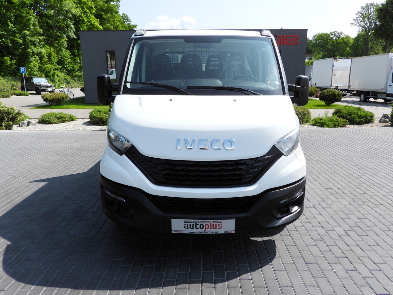 IVECO DAILY 35S12 STAKE BODY DOUBLE CABIN DOKA 7 SEATS AIR CONDITIONING 120HP - Dodávka valník: obrázek 5 IVECO DAILY 35S12 STAKE BODY DOUBLE CABIN DOKA 7 SEATS AIR CONDITIONING 120HP - Dodávka valník: obrázek 5