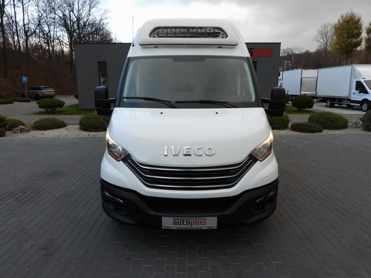 IVECO DAILY 35S14 REFRIGERATOR VAN 0*C POWER SUPPLY 230V NAVIGATION AUTOMATIC TRANSMISSION AIR CONDITIONING 140HP - Chladící dodávka: obrázek 5 IVECO DAILY 35S14 REFRIGERATOR VAN 0*C POWER SUPPLY 230V NAVIGATION AUTOMATIC TRANSMISSION AIR CONDITIONING 140HP - Chladící dodávka: obrázek 5