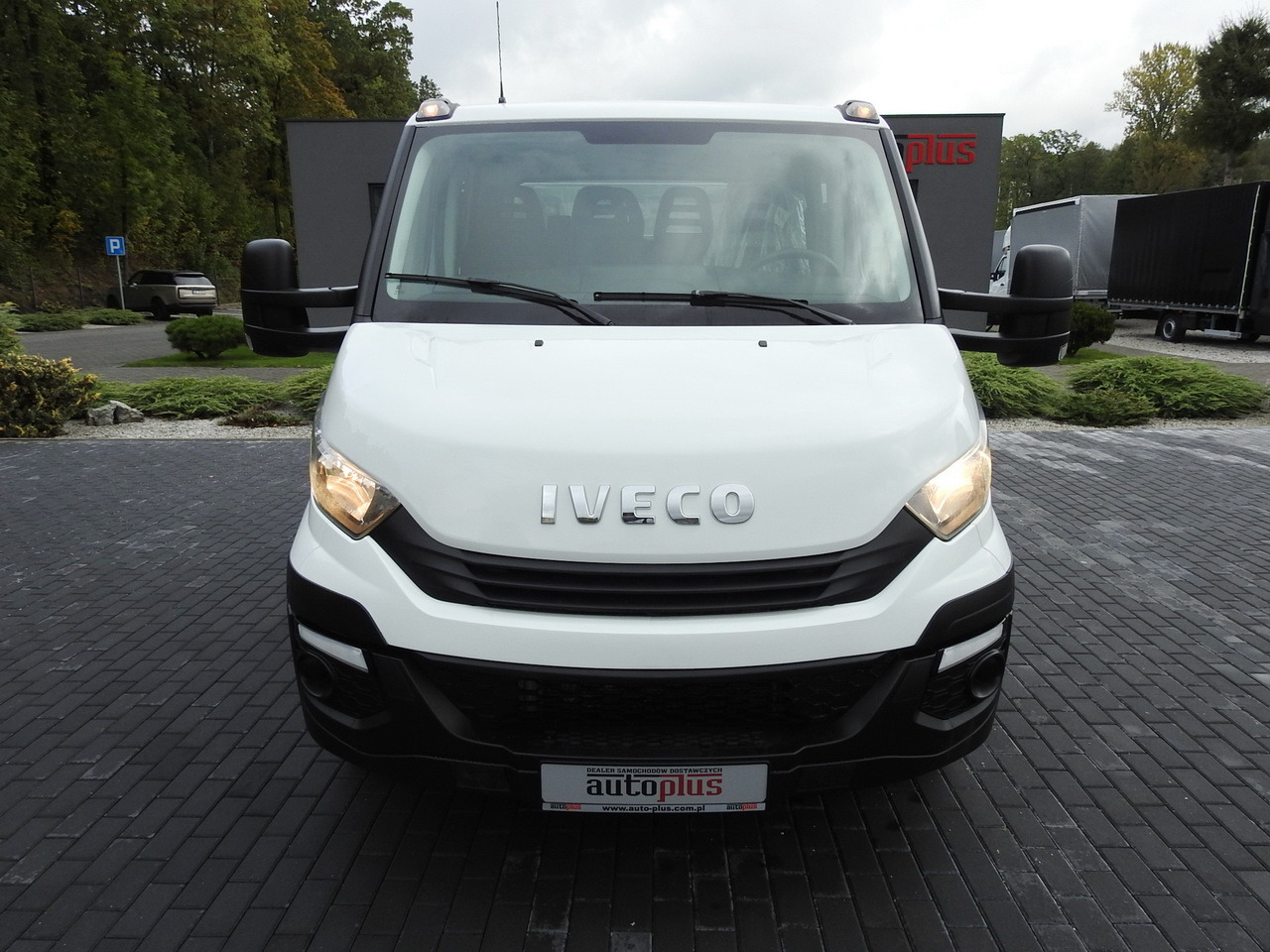 IVECO DAILY 35S15 STAKE BODY DOUBLE CABIN DOKA 7 SEATS AIR CONDITIONING 150HP - Dodávka valník: obrázek 5 IVECO DAILY 35S15 STAKE BODY DOUBLE CABIN DOKA 7 SEATS AIR CONDITIONING 150HP - Dodávka valník: obrázek 5