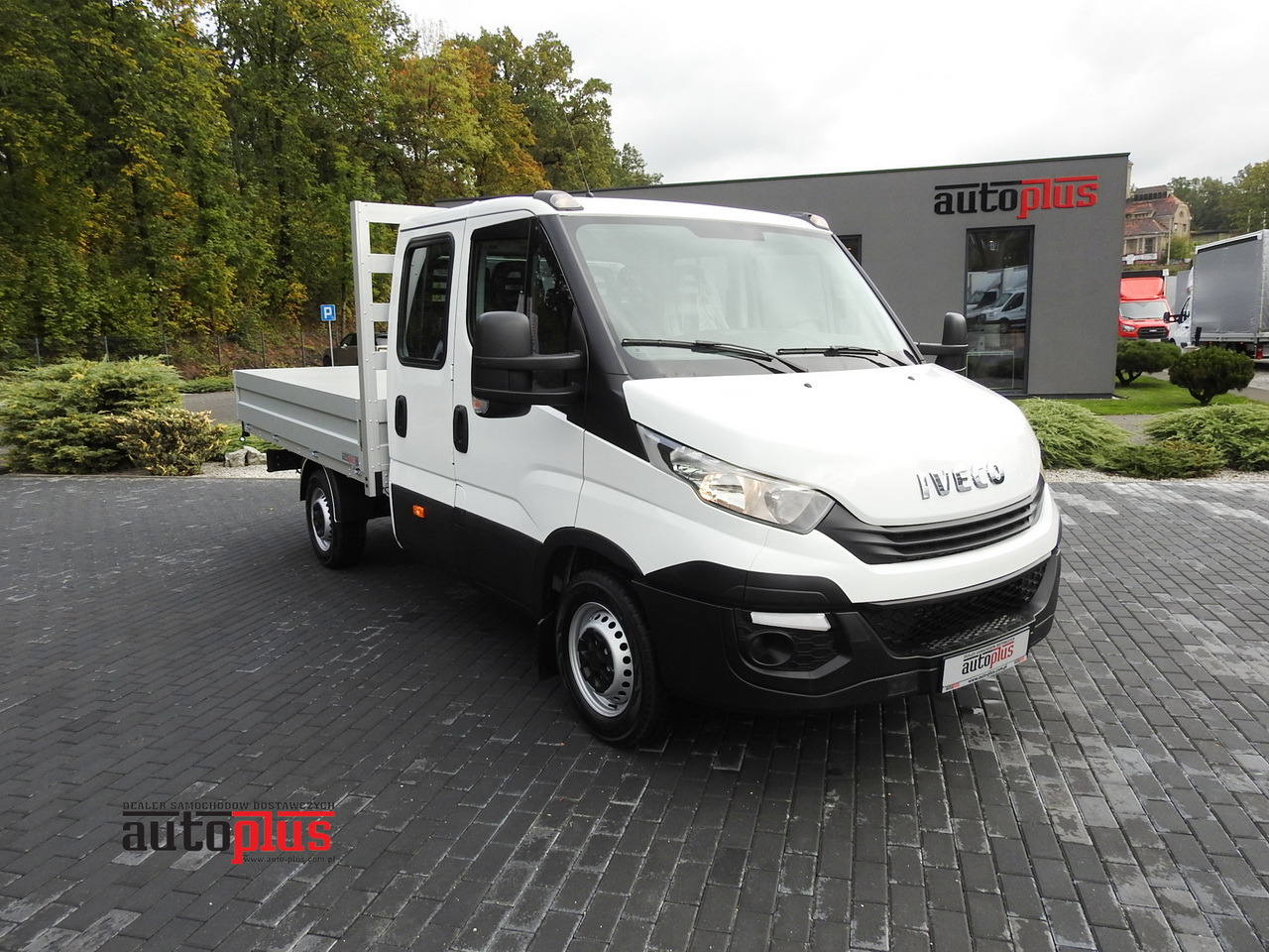 IVECO DAILY 35S15 STAKE BODY DOUBLE CABIN DOKA 7 SEATS AIR CONDITIONING 150HP - Dodávka valník: obrázek 1 IVECO DAILY 35S15 STAKE BODY DOUBLE CABIN DOKA 7 SEATS AIR CONDITIONING 150HP - Dodávka valník: obrázek 1