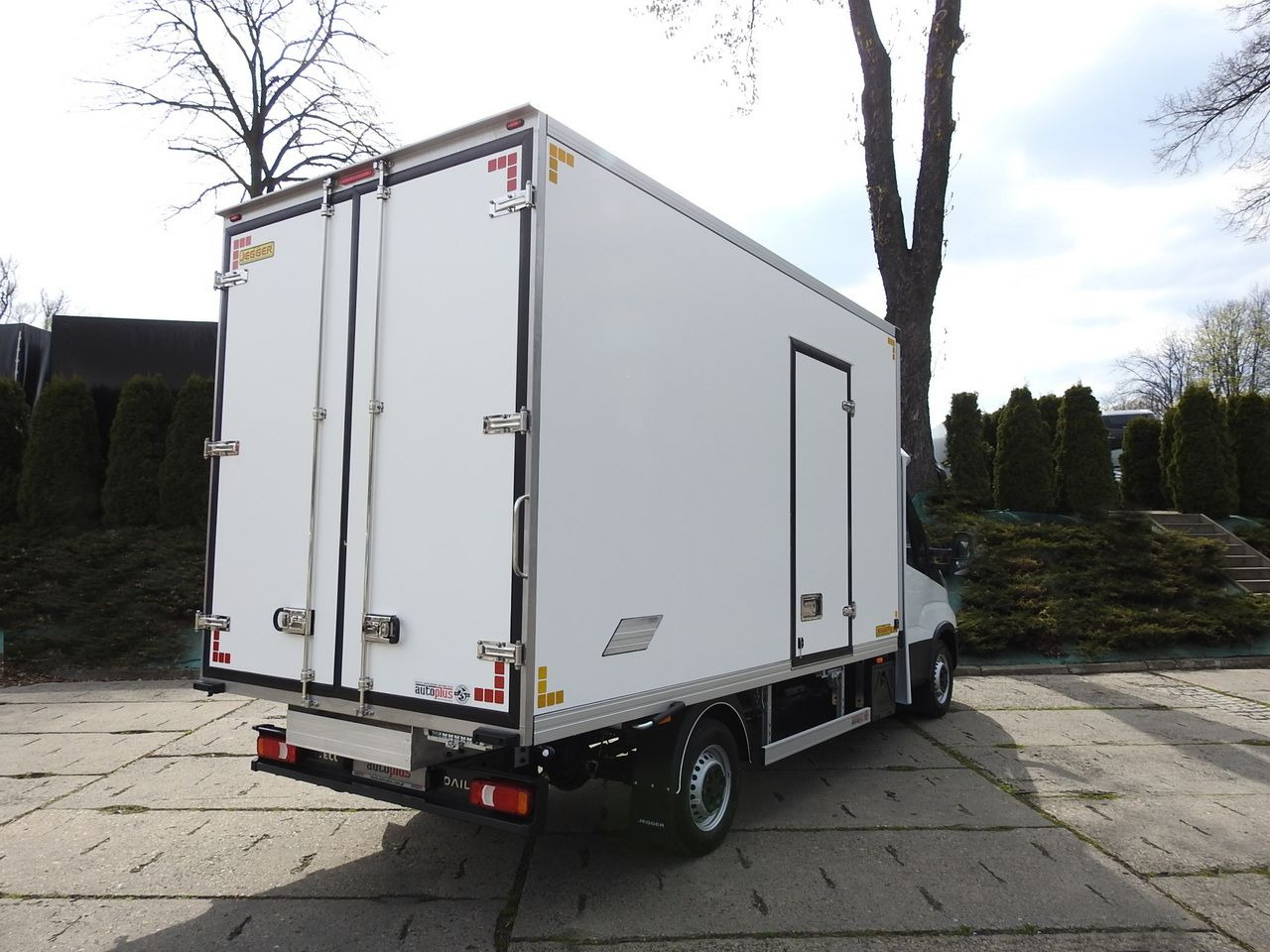 IVECO DAILY 35S16 NEW REGRIGERATOR BOX -10*C 8 PALLETS HEATING FUNCTION POWER SUPPLY 230V CRUISE CONTROL AIR CONDITIONING 160HP - Chladící dodávka: obrázek 3 IVECO DAILY 35S16 NEW REGRIGERATOR BOX -10*C 8 PALLETS HEATING FUNCTION POWER SUPPLY 230V CRUISE CONTROL AIR CONDITIONING 160HP - Chladící dodávka: obrázek 3